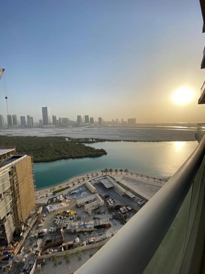 Large Size One Bedroom Apartment With Sea View أبو ظبي المظهر الخارجي الصورة