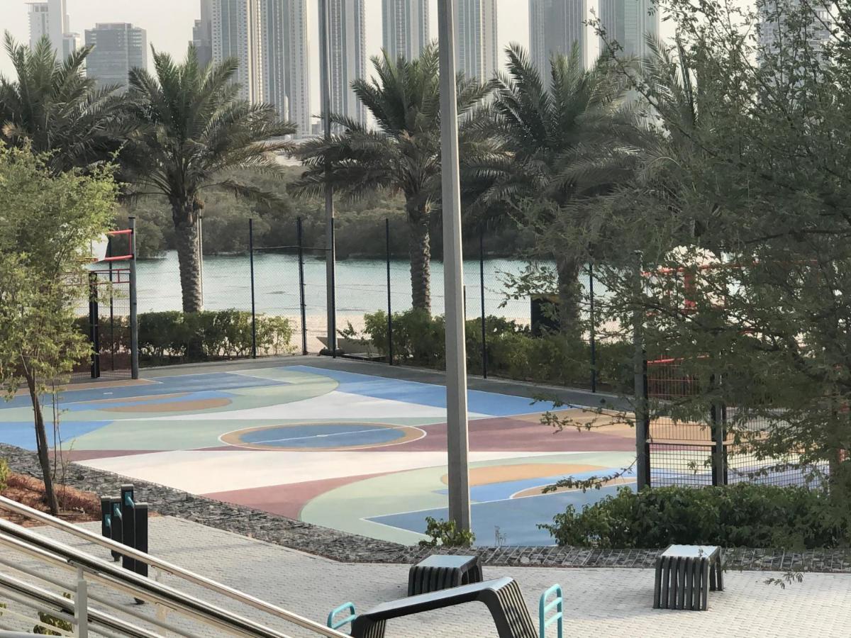 Large Size One Bedroom Apartment With Sea View أبو ظبي المظهر الخارجي الصورة