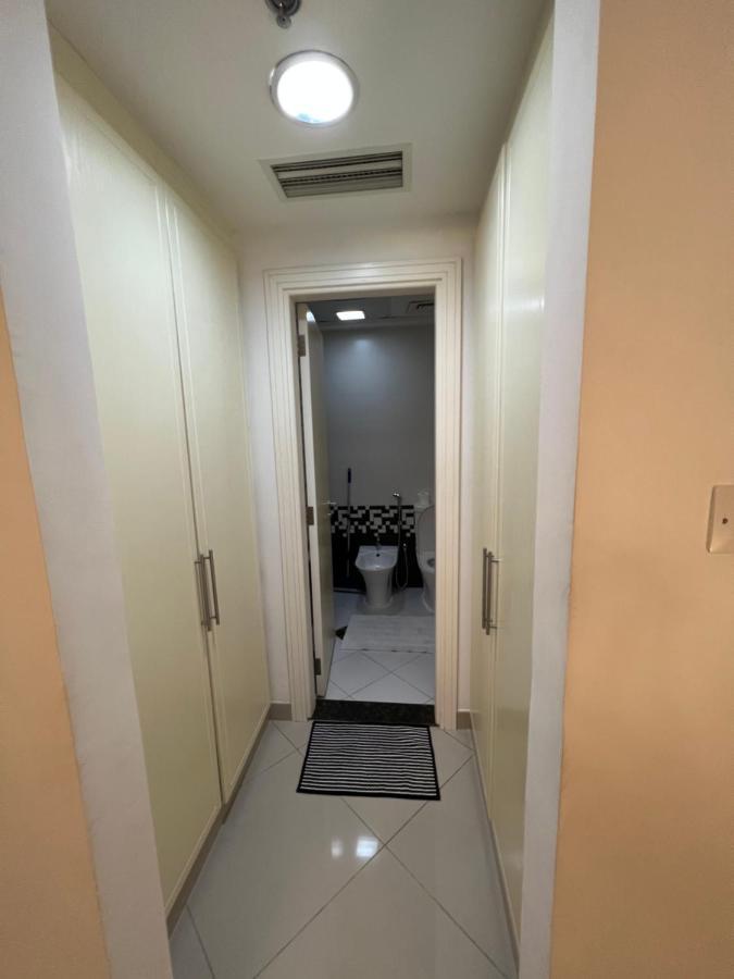 Large Size One Bedroom Apartment With Sea View أبو ظبي المظهر الخارجي الصورة