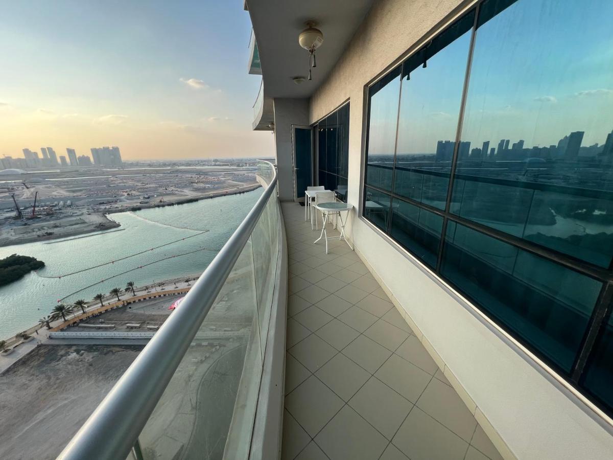 Large Size One Bedroom Apartment With Sea View أبو ظبي المظهر الخارجي الصورة
