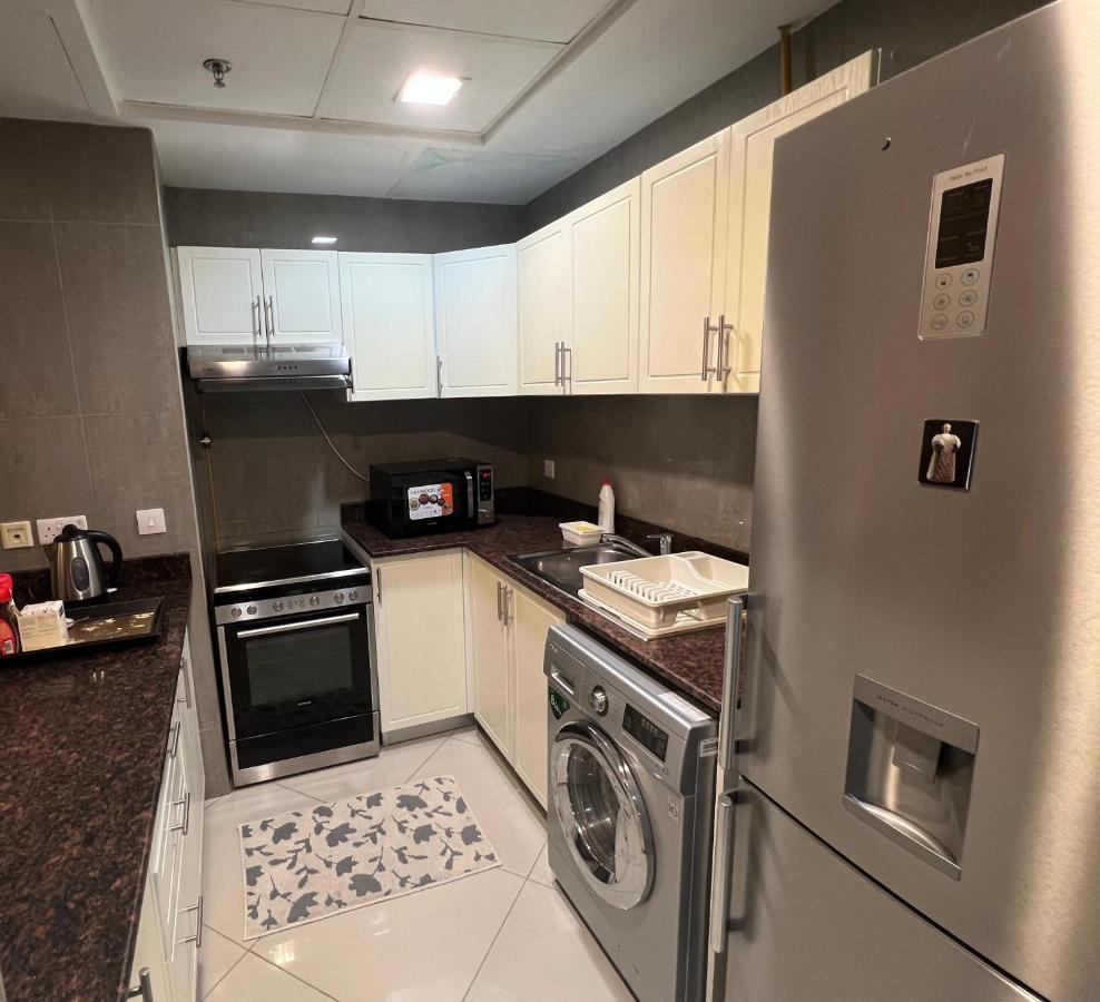 Large Size One Bedroom Apartment With Sea View أبو ظبي المظهر الخارجي الصورة