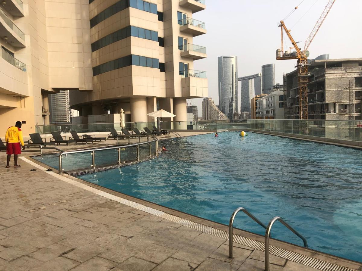 Large Size One Bedroom Apartment With Sea View أبو ظبي المظهر الخارجي الصورة